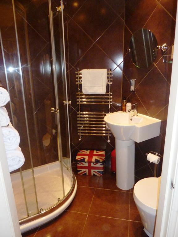Shelbourne House 4*